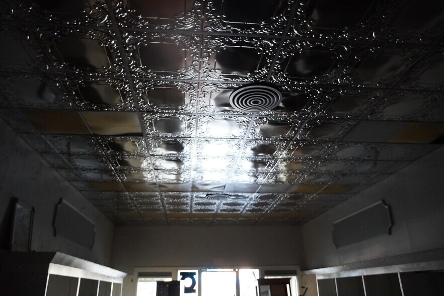 More Photos Of 400-406 D St, Marysville Storefront For Lease