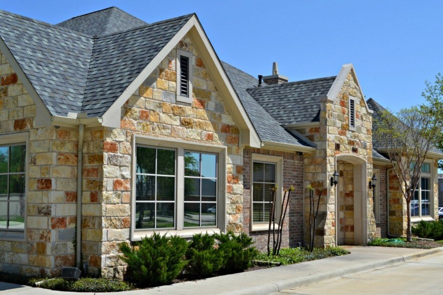 More Photos Of 1801-1805 Hinkle Dr, Denton Medical For Lease