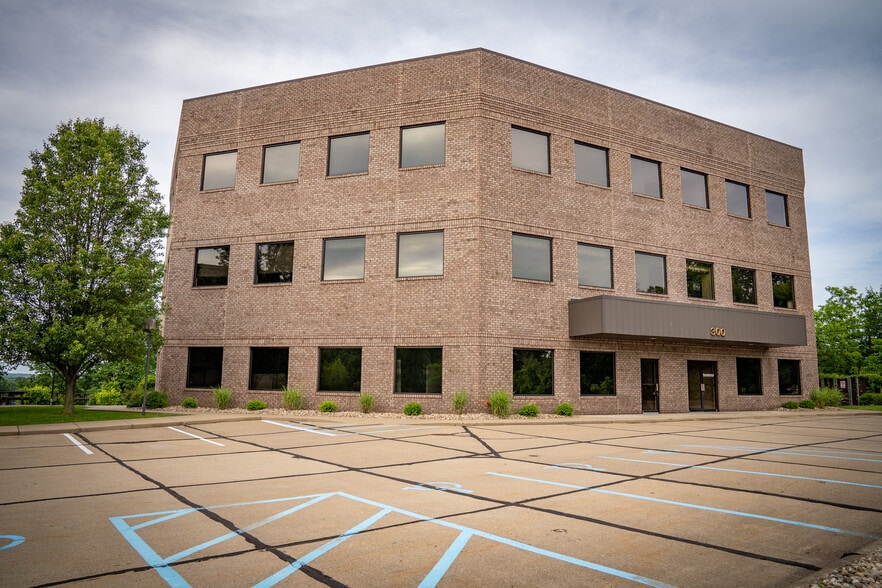 More Photos Of 300 Star Ave, Parkersburg Office For Lease