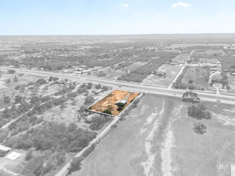 More Photos Of 13747 US Highway 87 S, Adkins Flex For Lease