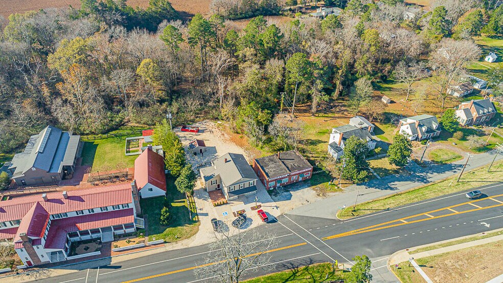 More Photos Of 13185 Hanover Courthouse Rd, Hanover Freestanding For Lease