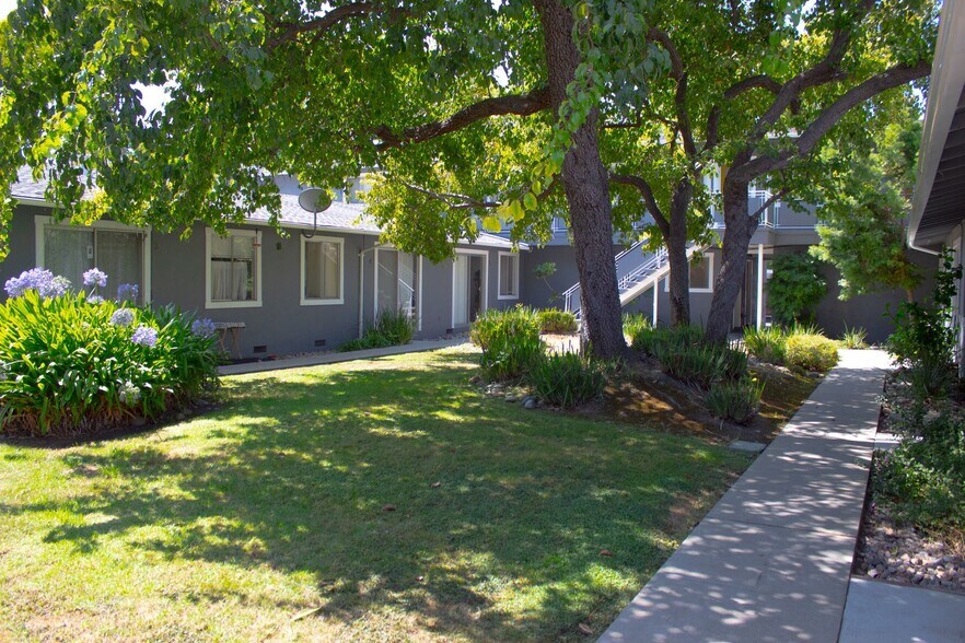More Photos Of 2483-2491 Whitney Dr, Mountain View Apartments For Sale