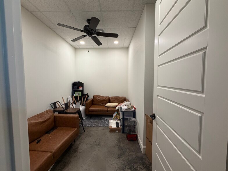 More Photos Of 6009 FM 307, Midland Storefront For Lease