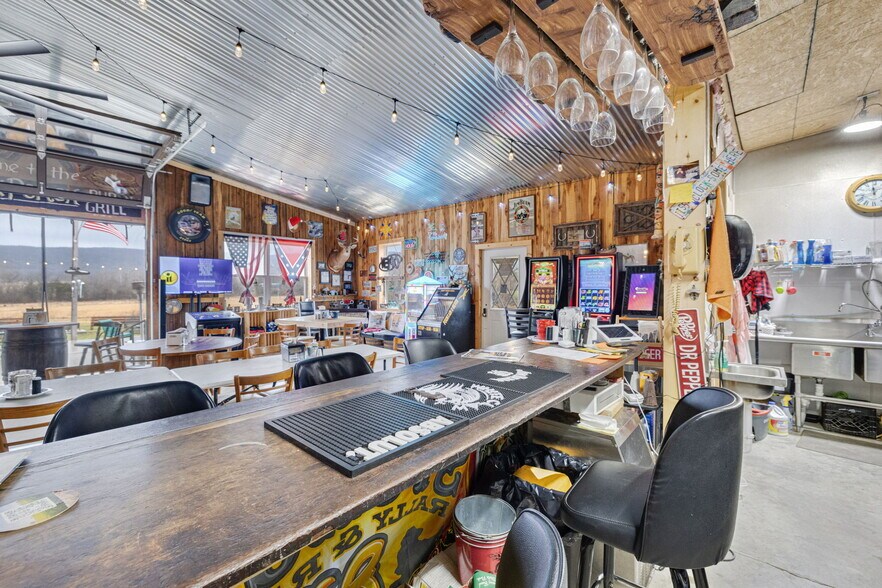 More Photos Of 714 N Saint Mary St, Pilot Knob Freestanding For Sale