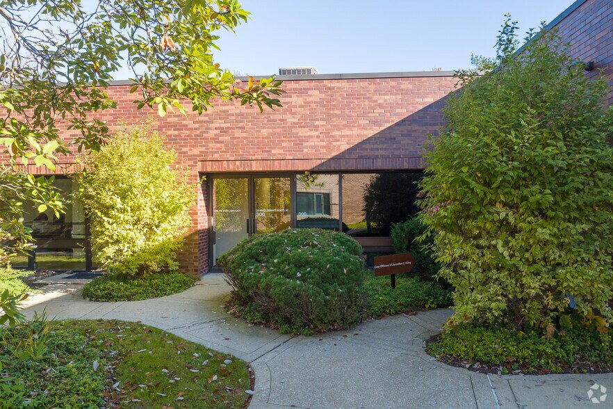 More Photos Of 583-595 Skippack Pike, Blue Bell Office For Sale