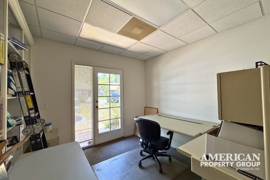 More Photos Of 7085 S Tamiami Trl, Sarasota Office For Sale