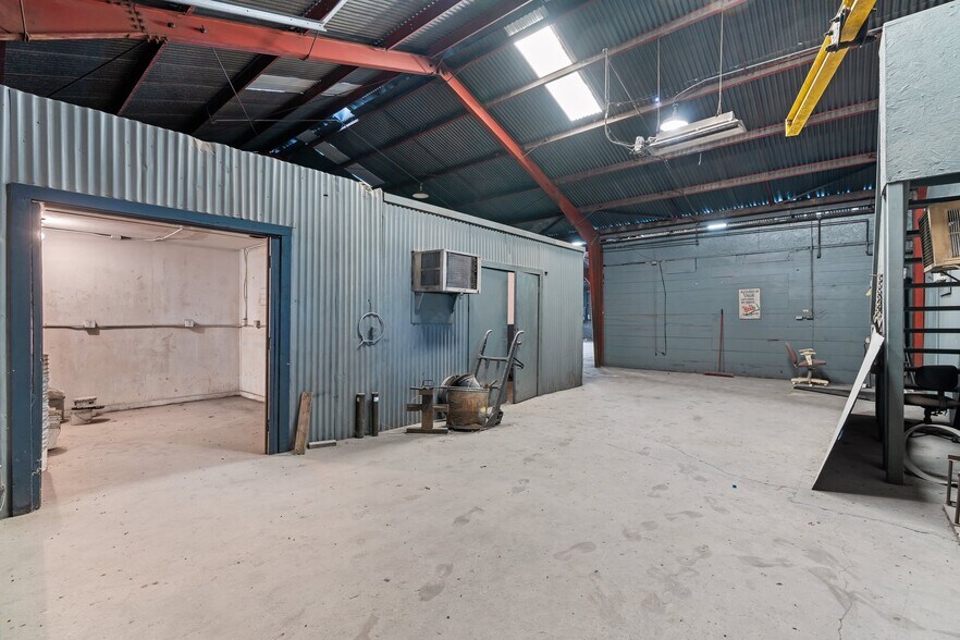More Photos Of 3314 Carr St, Houston Manufacturing For Sale