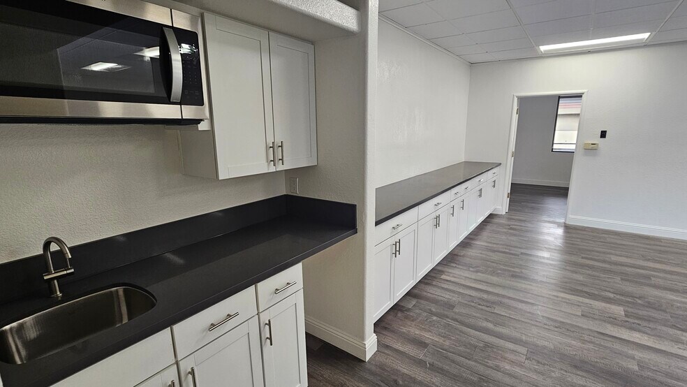 More Photos Of 1518 Coffee Rd, Modesto Medical For Lease