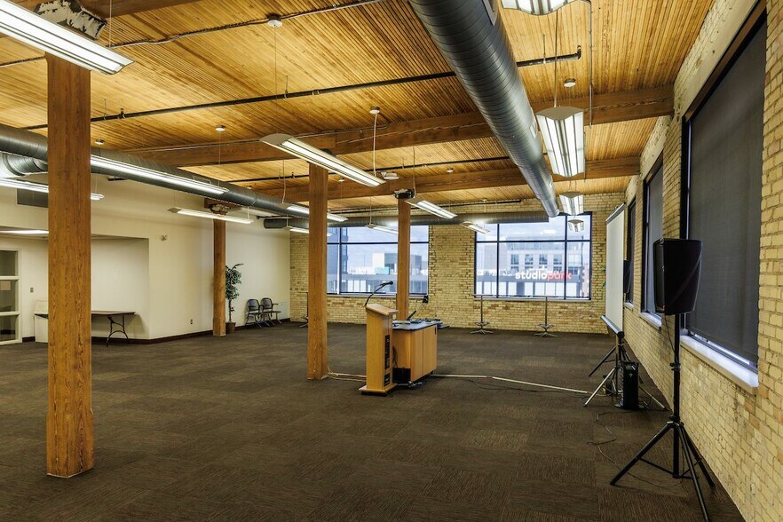 More Photos Of 111 Commerce Ave SW, Grand Rapids Schools For Sale