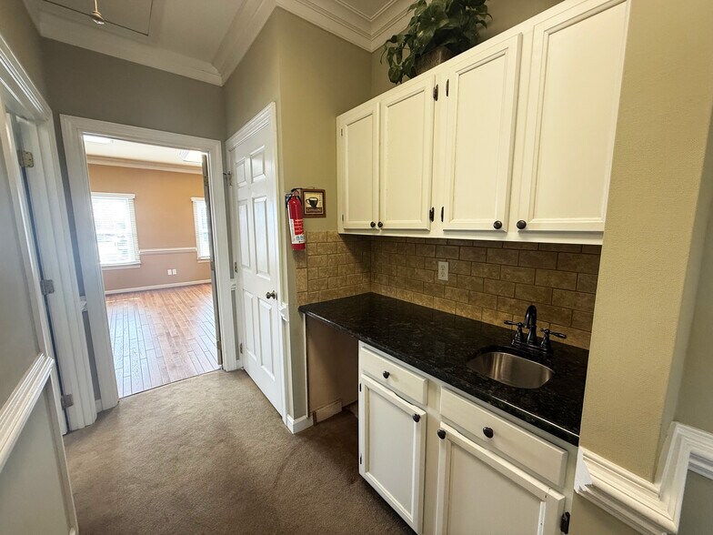 More Photos Of 1300-1302 Ashley Sq, Winston-Salem Office For Lease