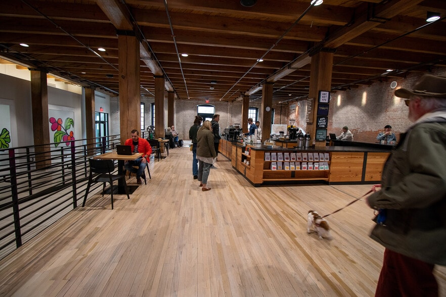 More Photos Of 1229 Millwork Ave, Omaha Office For Lease