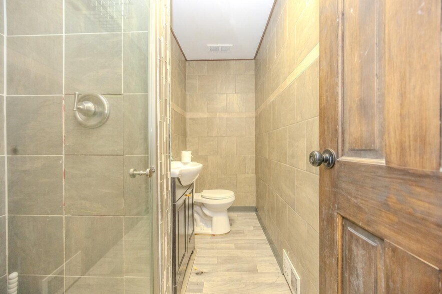 More Photos Of 2101 Pine Ave, Niagara Falls Storefront Retail Residential For Sale