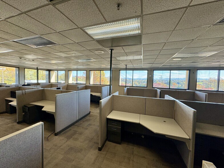 More Photos Of 3417 N Roan St, Johnson City Office Residential For Sale