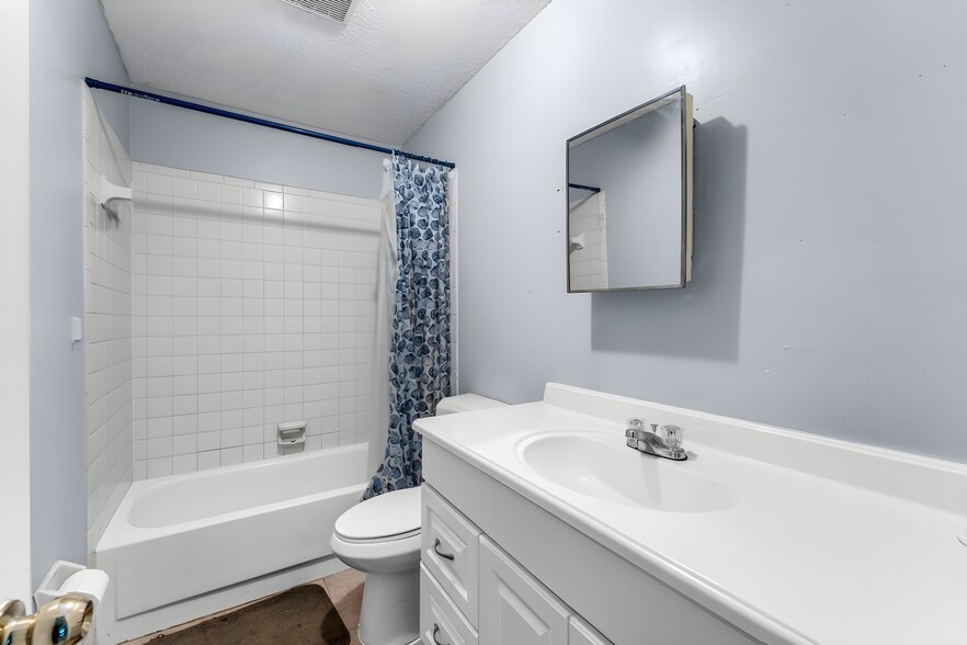 More Photos Of 1481 NW 22nd St, Fort Lauderdale Apartments For Sale