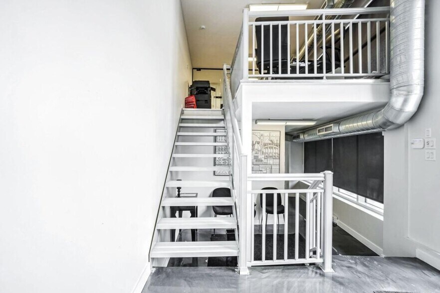 More Photos Of 4151 Rue Beaubien E, Montréal Storefront Retail Residential For Sale