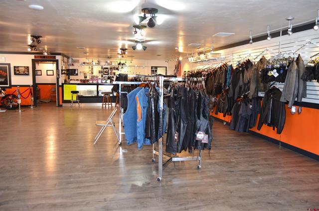 More Photos Of 1520 Bluff St, Delta Showroom For Sale