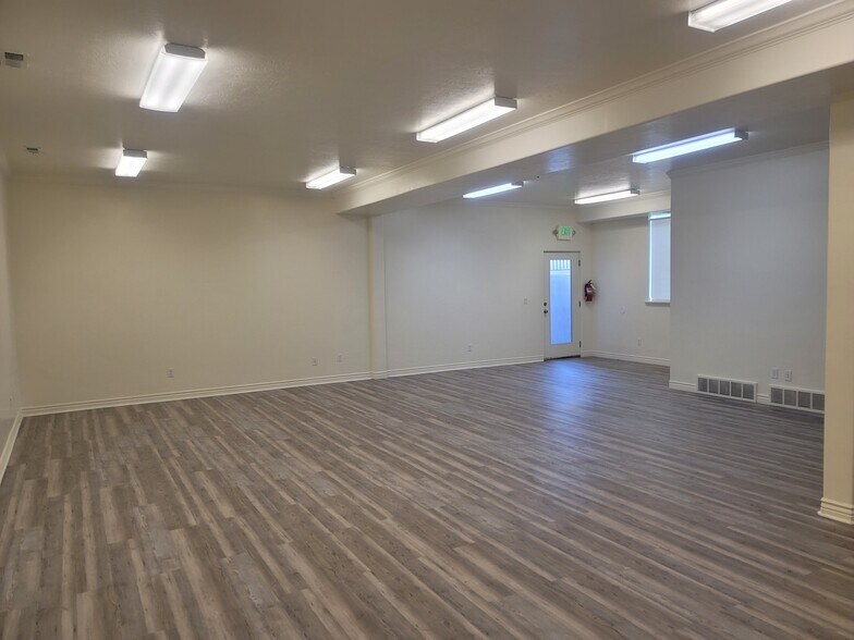 More Photos Of 571-583 W Center St, Pleasant Grove Office For Lease