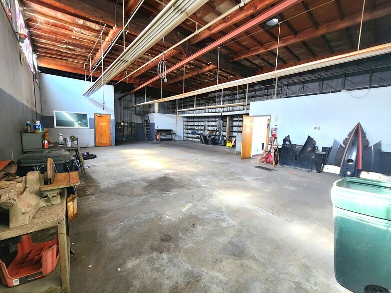 More Photos Of 1290 W 11th St, Long Beach Warehouse For Sale