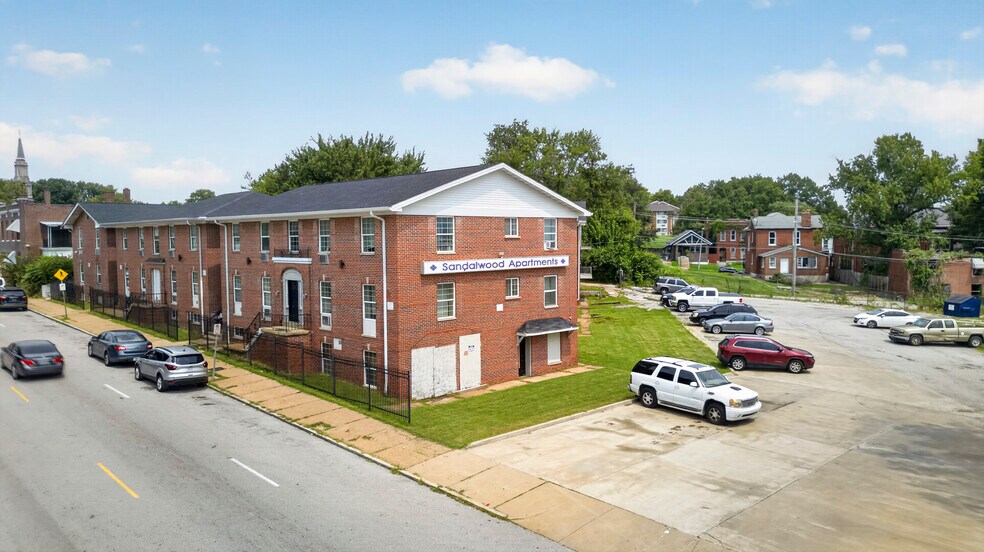 Primary Photo Of 8404 Hallsferry Rd, Saint Louis Apartments For Sale