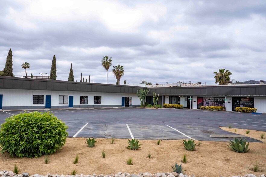 More Photos Of 9444-9456 Mission Park Pl, Santee Showroom For Lease