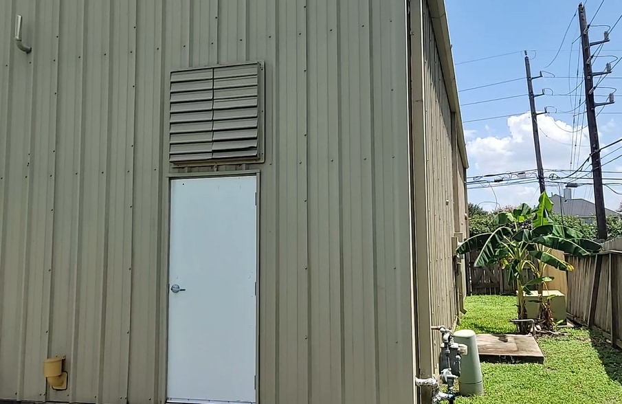 More Photos Of 8134 Dowdell Rd, Tomball Warehouse For Sale
