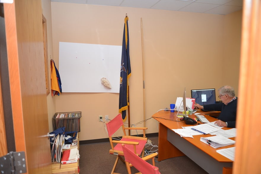 More Photos Of 1343 E Wisconsin Ave, Pewaukee Light Distribution For Lease