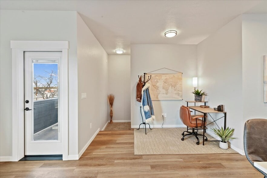 More Photos Of 7 6th St N, Nampa Apartments For Sale