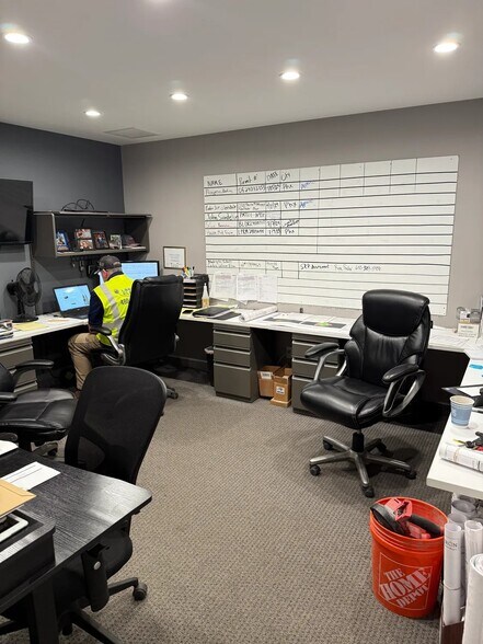 More Photos Of 414 S Grand Ave, Mesa Warehouse For Sale