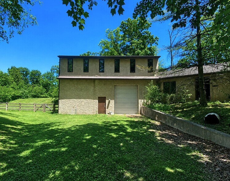 More Photos Of 114 Airport Rd, Pottstown Flex For Sale
