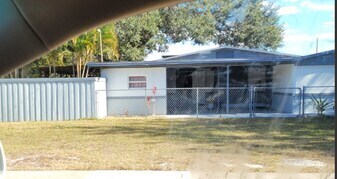 Primary Photo Of 5721 S Texas Ave, Orlando Religious Facility For Sale