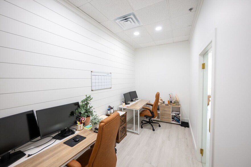 More Photos Of 4507 furling Ln, Destin Loft Creative Space For Lease