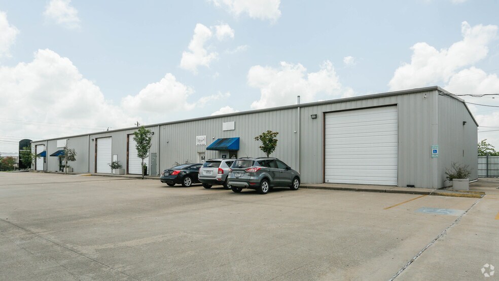 More Photos Of 12112 Almeda Rd, Houston Unknown For Lease