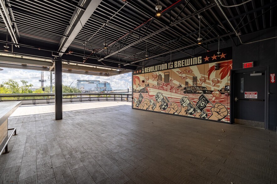 More Photos Of 929 E Bay St, Jacksonville Warehouse For Lease