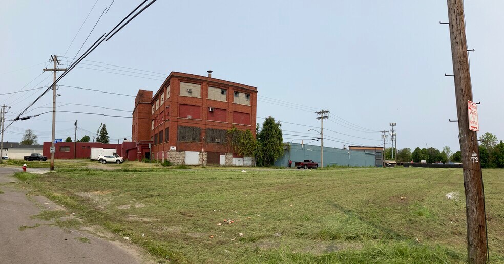 Primary Photo Of 588 Monroe St, Buffalo Manufacturing For Sale
