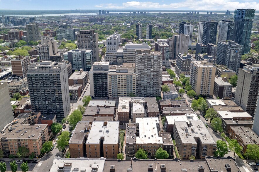 More Photos Of 2066-2070 Av Lincoln, Montréal Apartments For Sale