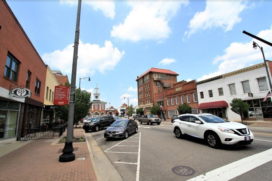 More Photos Of 124 Gillespie St, Fayetteville Office For Lease