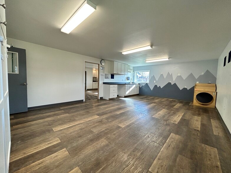 More Photos Of 1065 Tefft St, Corvallis Office For Lease