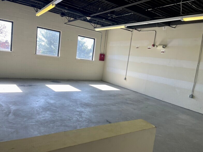 More Photos Of 5715 Industry Ln, Frederick Flex For Lease