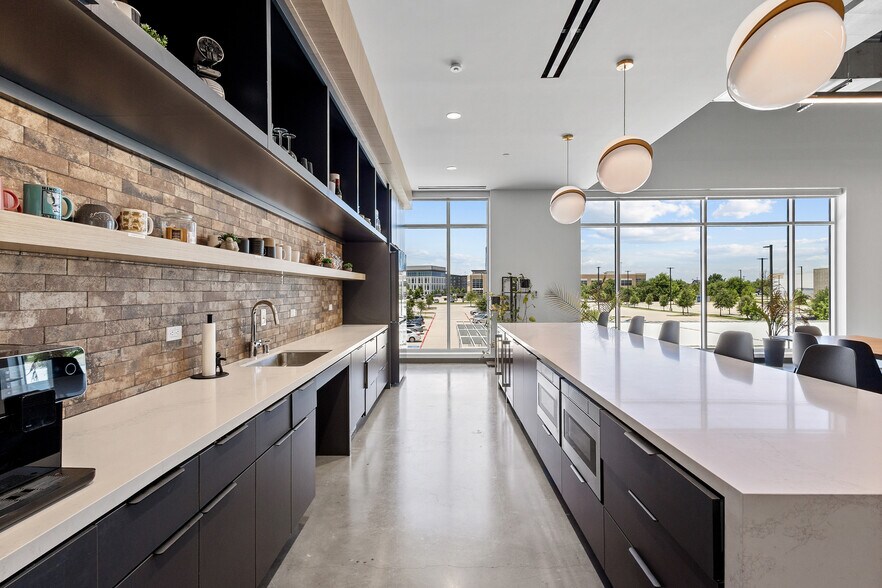 More Photos Of 8261 Belleview Dr, Plano Loft Creative Space For Lease