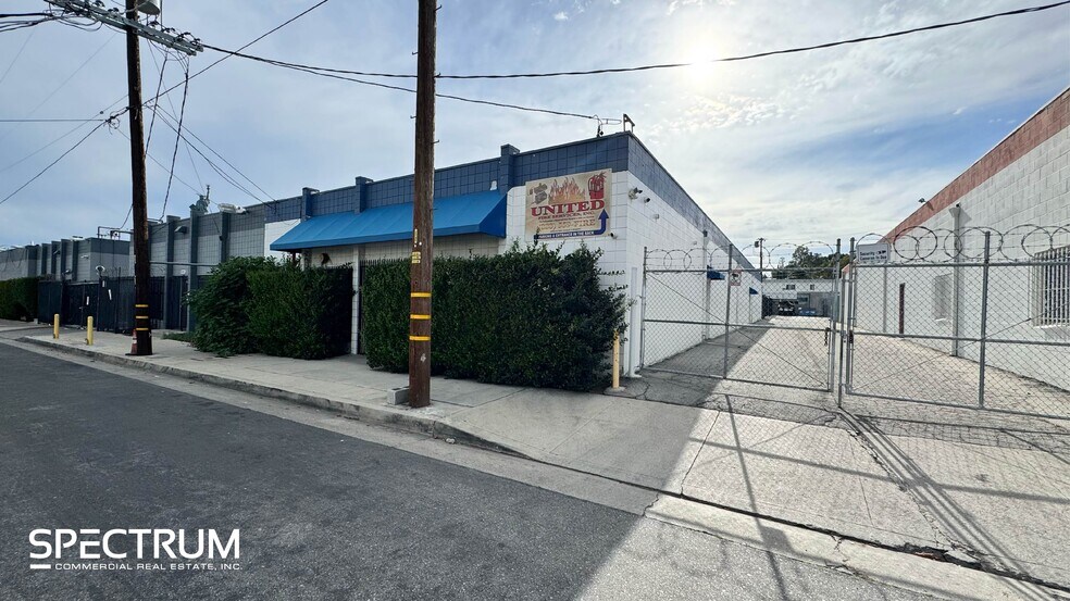 Primary Photo Of 8755 Remmet Ave, Canoga Park Warehouse For Lease