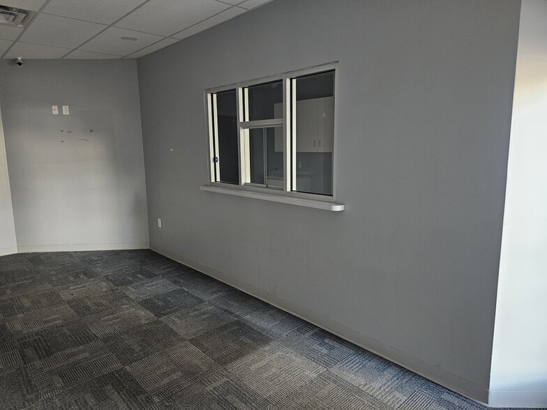 More Photos Of 2383 S Main St, Akron Unknown For Lease