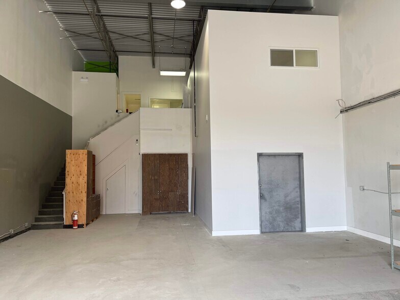 More Photos Of 3750 46th Ave SE, Calgary Warehouse For Sale