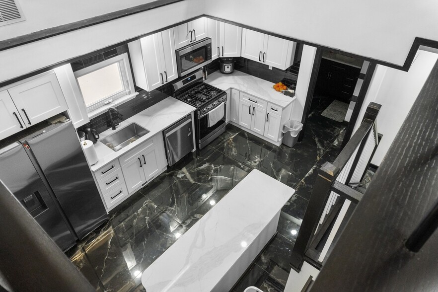 More Photos Of 17-19 Silver Ln, East Hartford Apartments For Sale