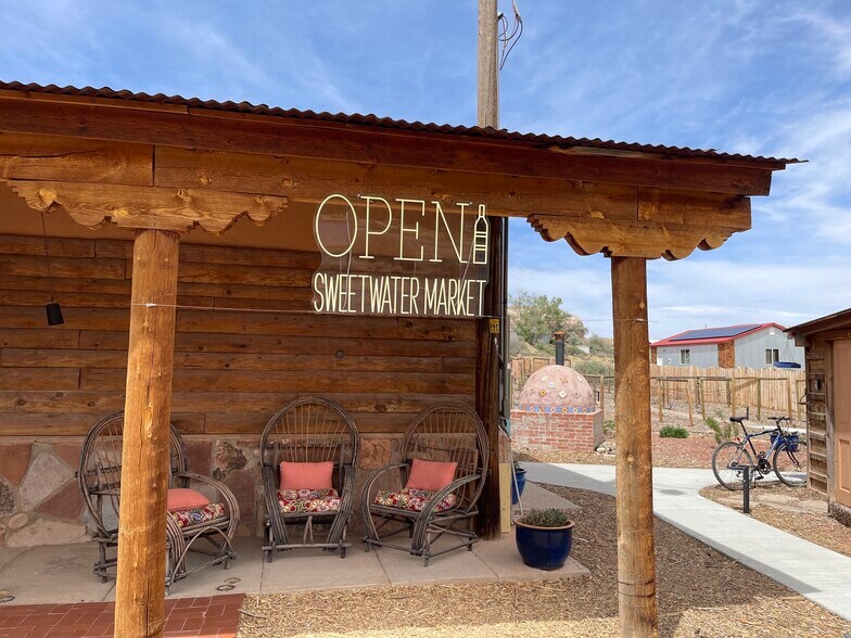 More Photos Of 680 S Highway 191, Bluff Storefront For Sale