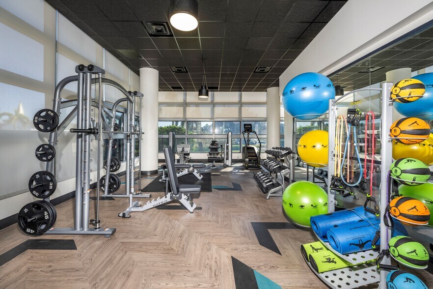 More Photos Of 1 North Dale Mabry Hwy, Tampa Office For Lease