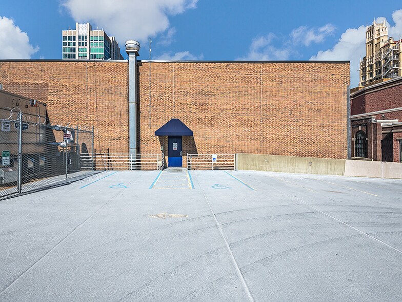 More Photos Of 4-18 Biltmore Ave, Asheville Office For Lease