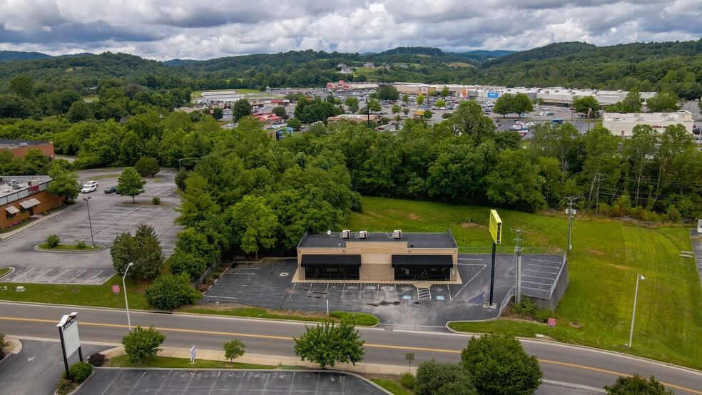 More Photos Of 3176 Linden Dr, Bristol Freestanding For Lease