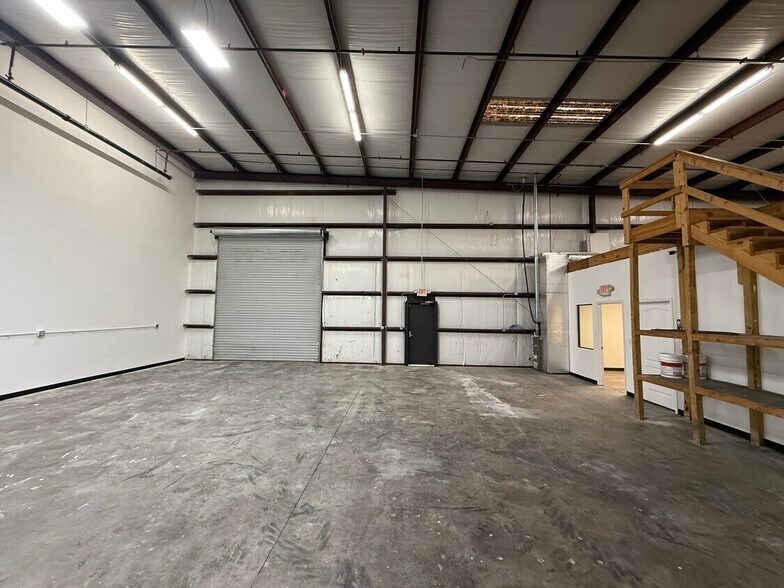 More Photos Of 298 Reynolds Rd, Hiram Warehouse For Lease
