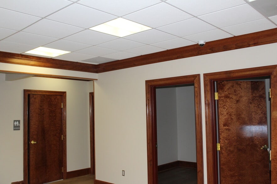 More Photos Of 5924-5930 Harbour Park Dr, Midlothian Unknown For Lease