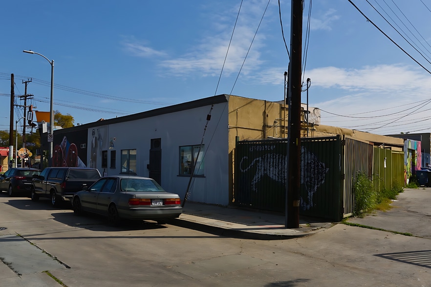 Primary Photo Of 5370-5376 W Adams Blvd, Los Angeles Loft Creative Space For Lease